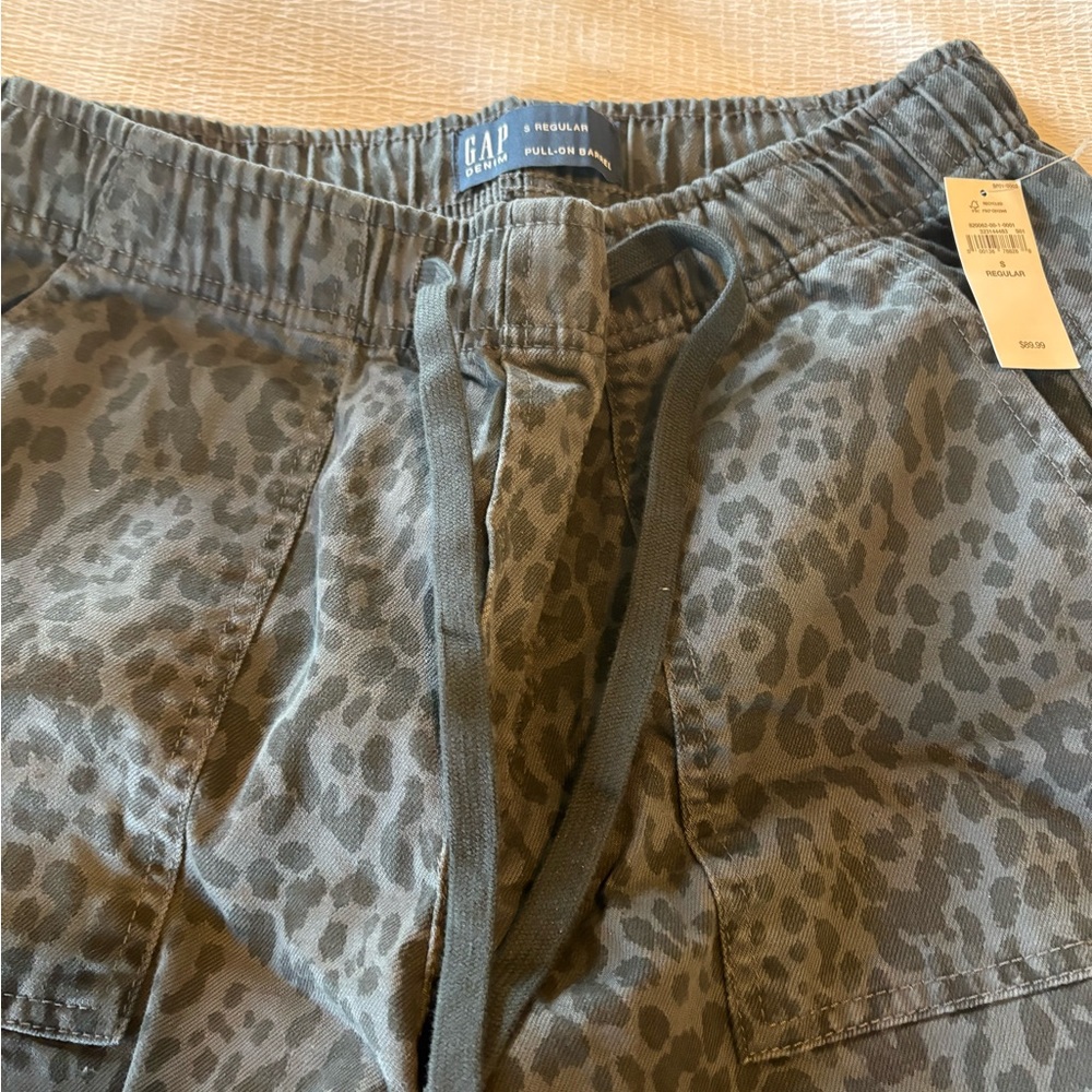 GAP Olive Leopard-Print Pull-On Pants Barrel Jean